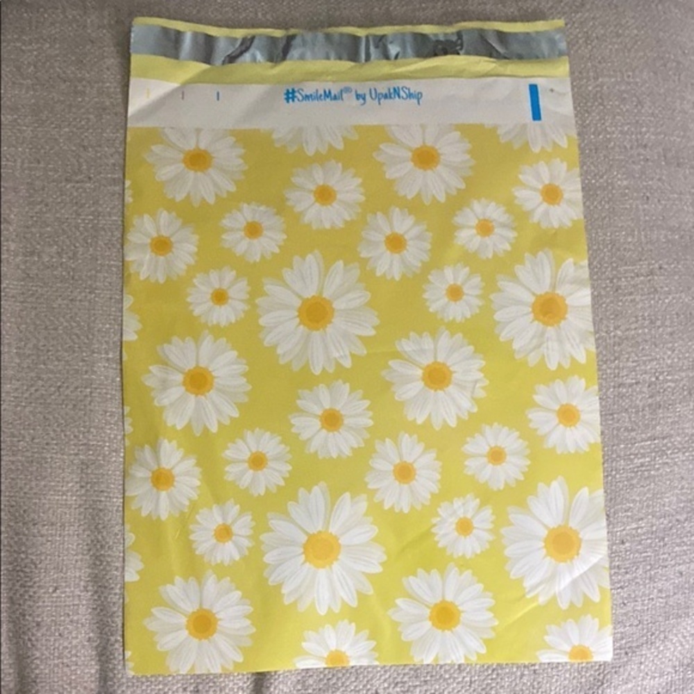 Yellow Daisy Print Mailer​